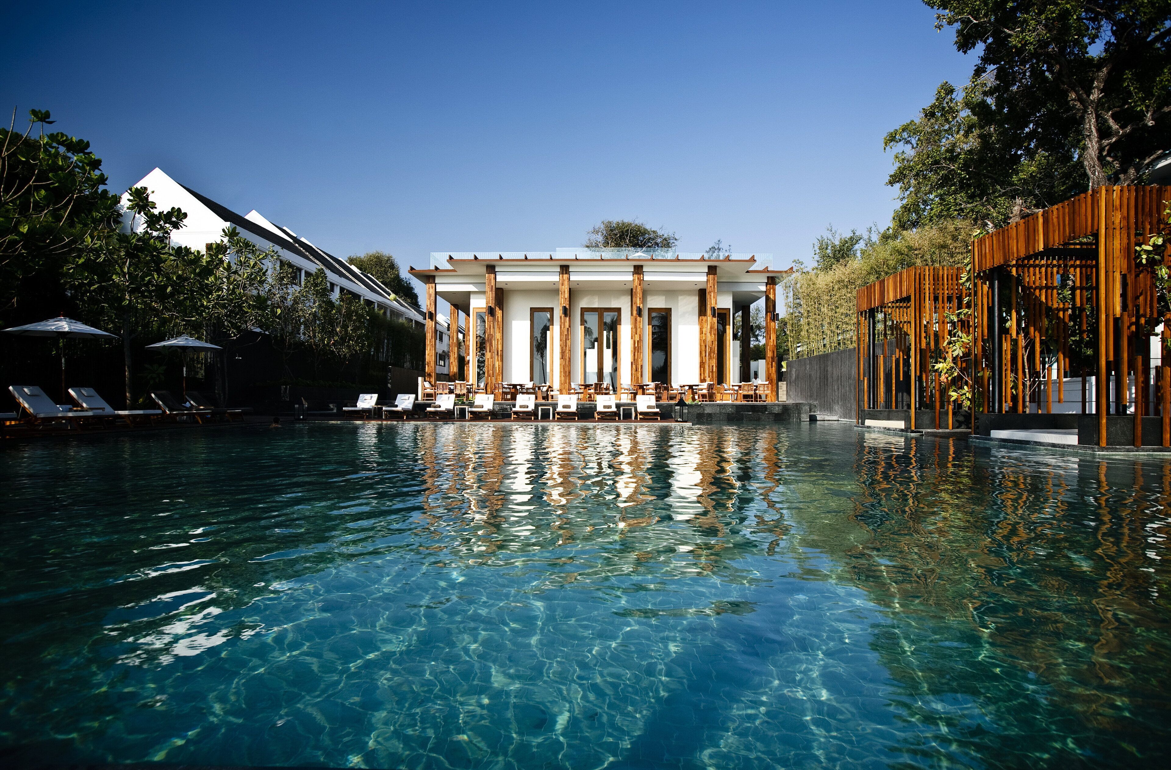 breakfast, lunch, dinner served; international cuisine, pool views