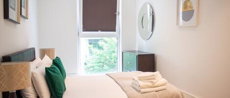 高档床上用品、笔记本电脑工作区、隔音、熨斗/熨衣板