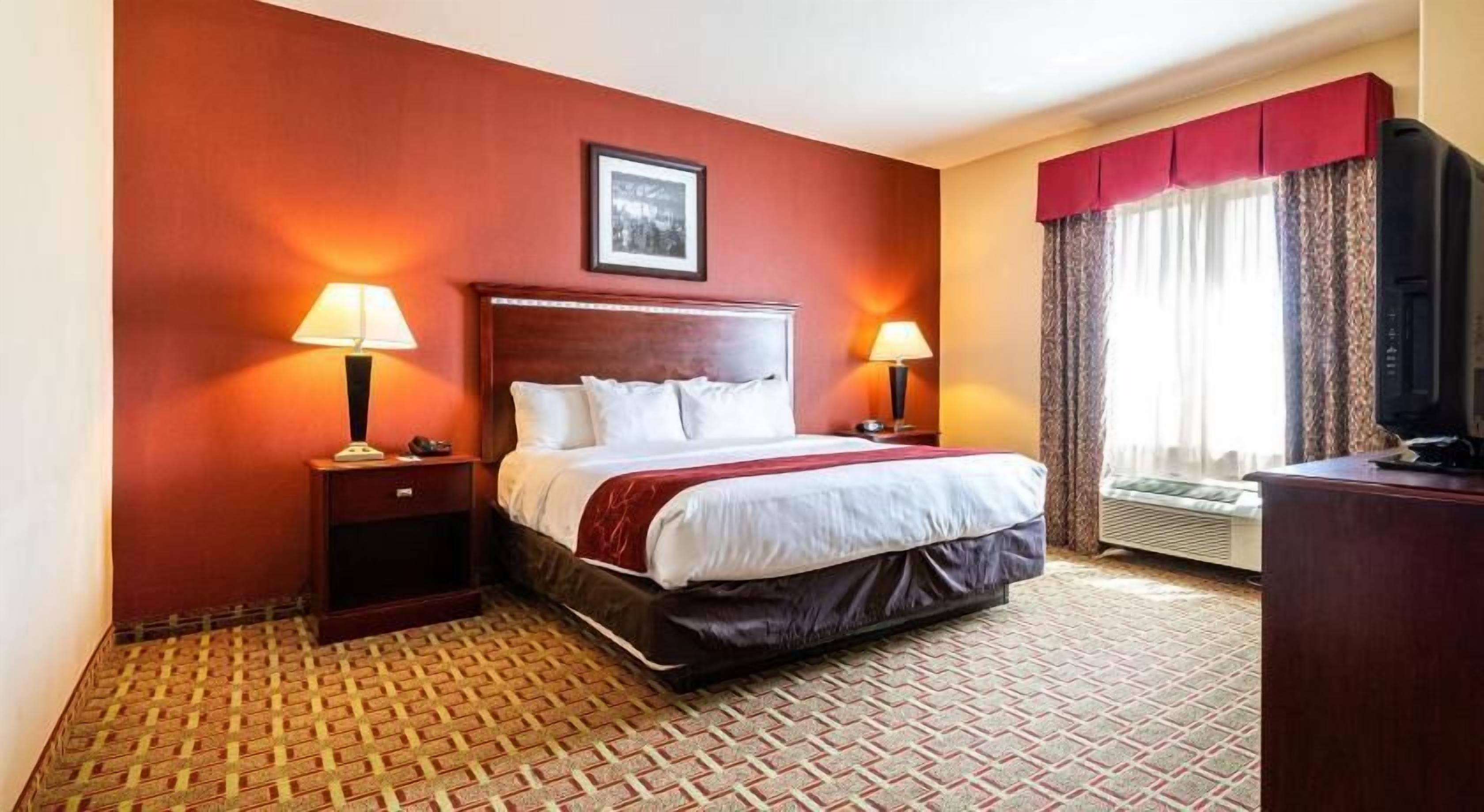 Pillowtop beds, in-room safe, desk, laptop workspace