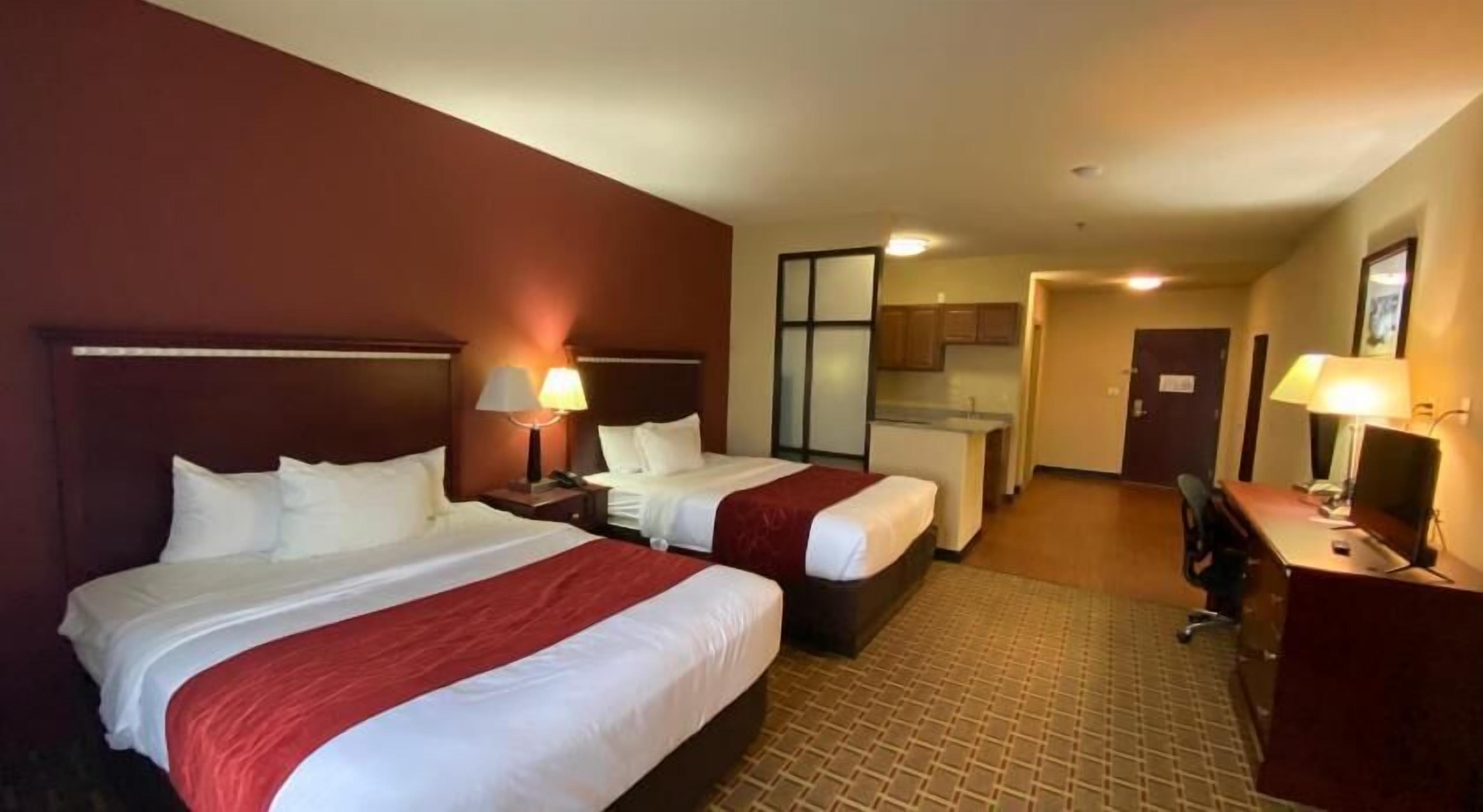 Pillowtop beds, in-room safe, desk, laptop workspace