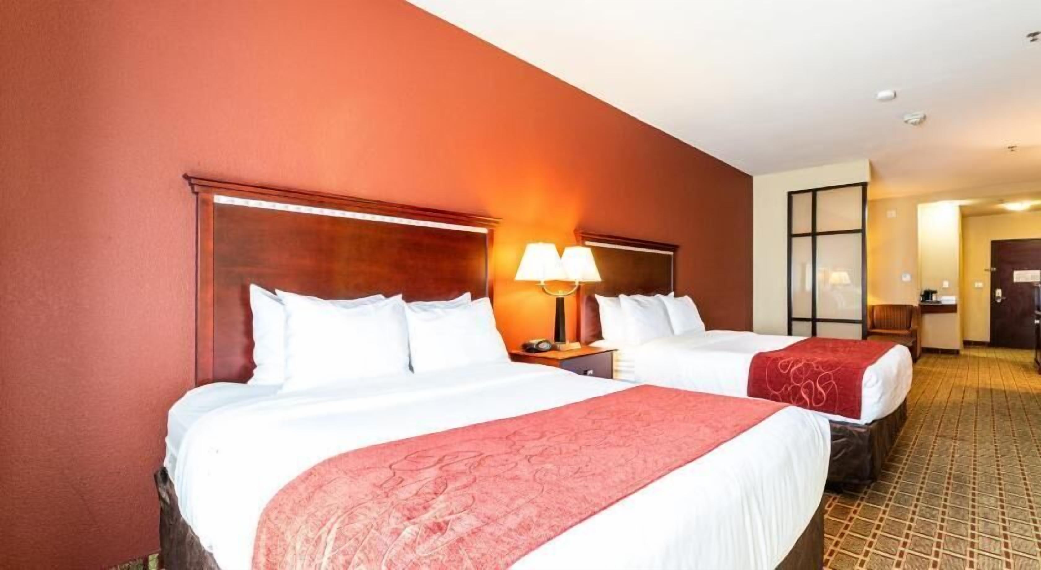 Pillowtop beds, in-room safe, desk, laptop workspace