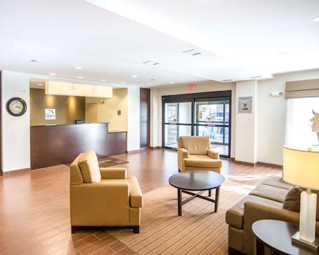Lobby. Sleep Inn & Suites Norton
