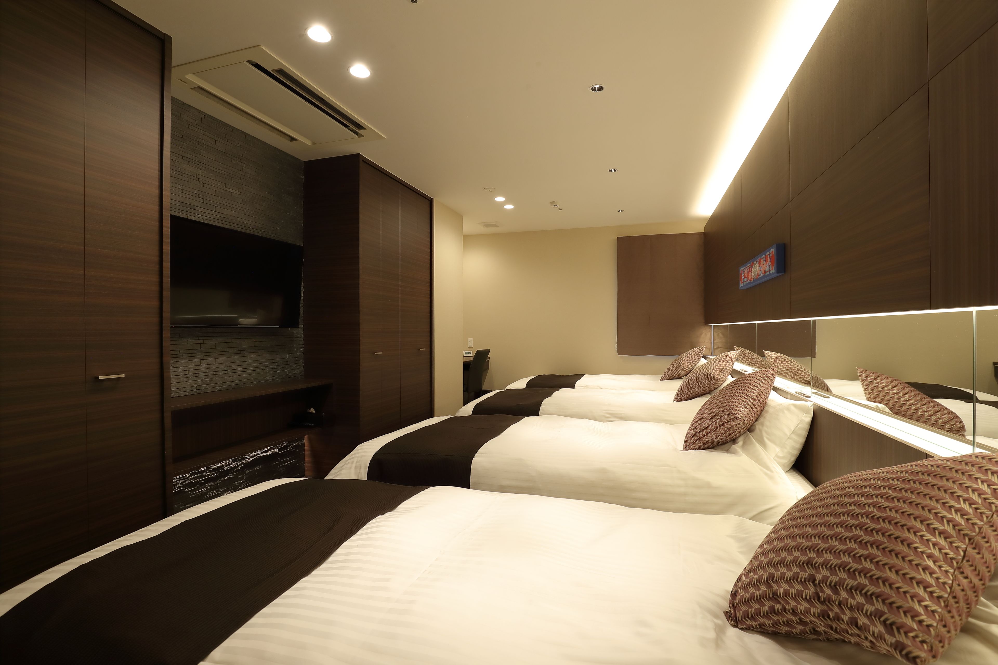 Quadruple Room, Non Smoking | Down duvets, blackout curtains, free WiFi