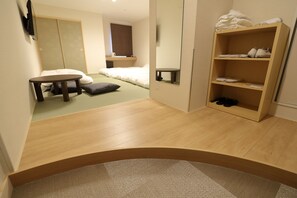 Traditional Room, Non Smoking (For 3-5 People)