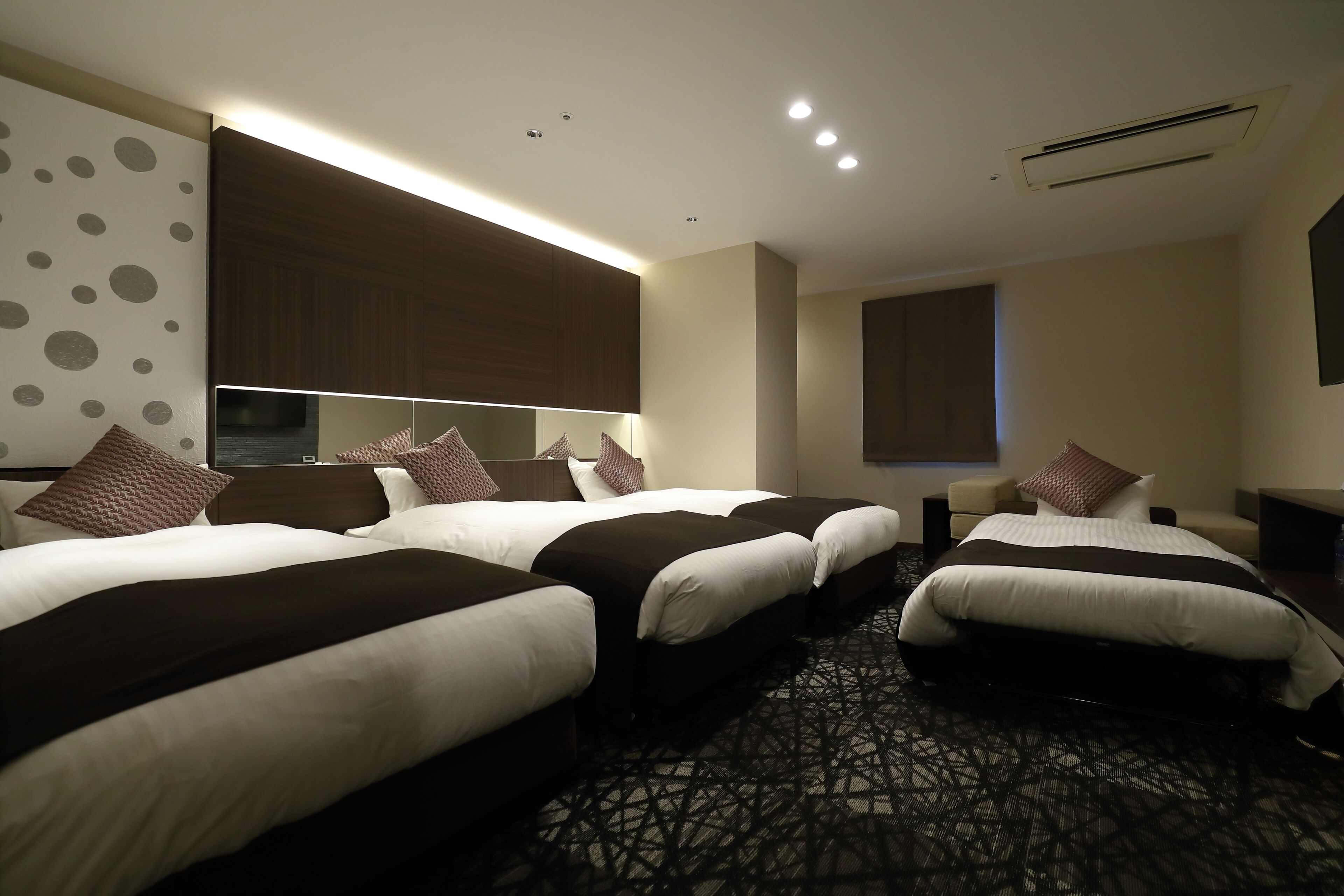 quadruple room, non smoking | down duvets, blackout curtains, free wifi