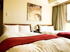 Standard Twin Room (Western Room) | Gebar bulu kapas, peti besi dalam bilik, langsir/tirai gelap terus
