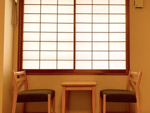 Traditional Room | Pemandangan dari bilik