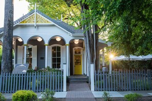 Front of property - Brannan Cottage Inn (Calistoga)