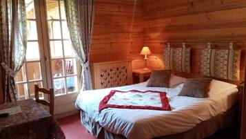 Caja de seguridad en la habitación y escritorio