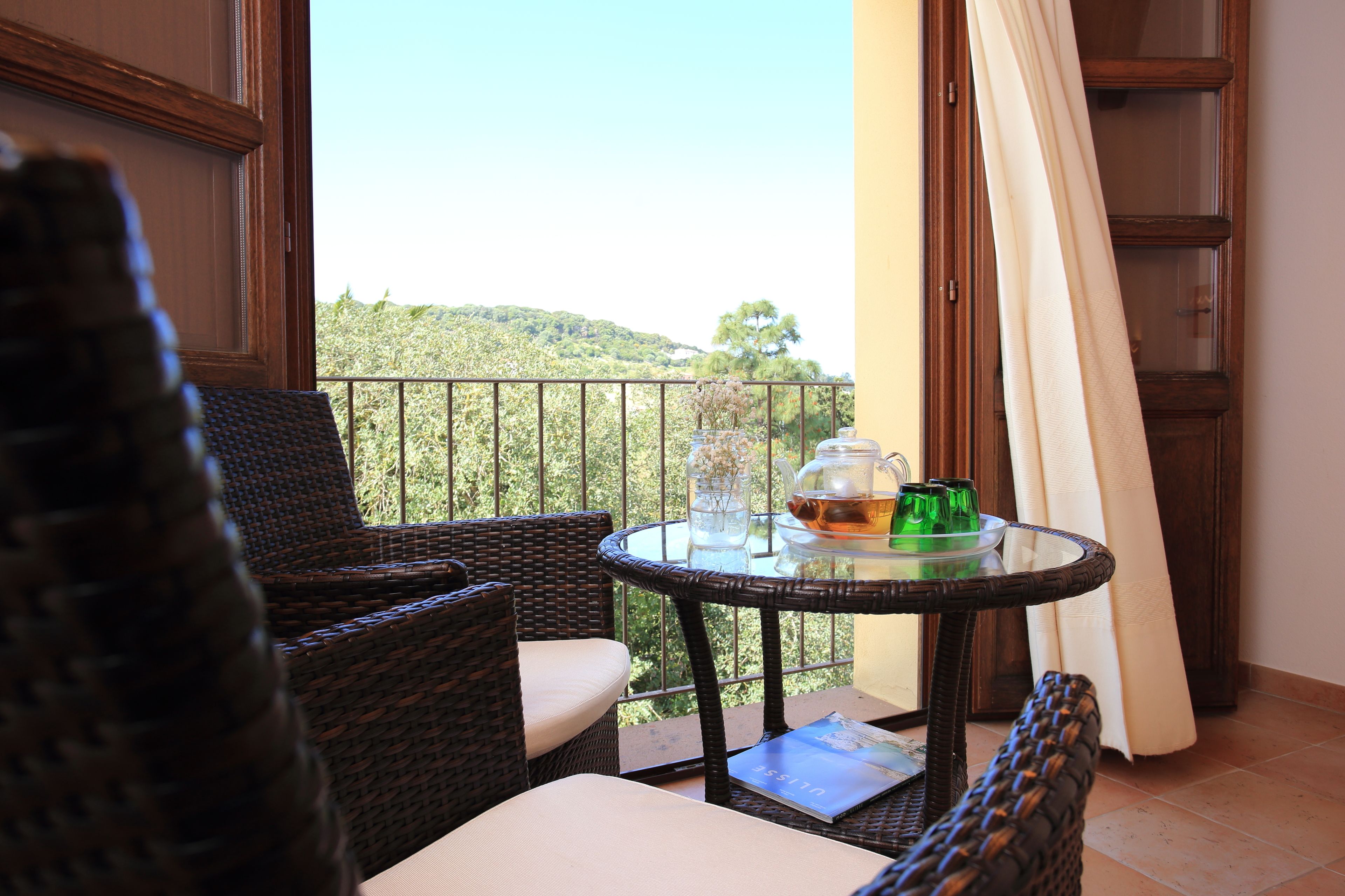 Deluxe Double Room, Garden View | 1 bedroom, Egyptian cotton sheets, down duvets, minibar