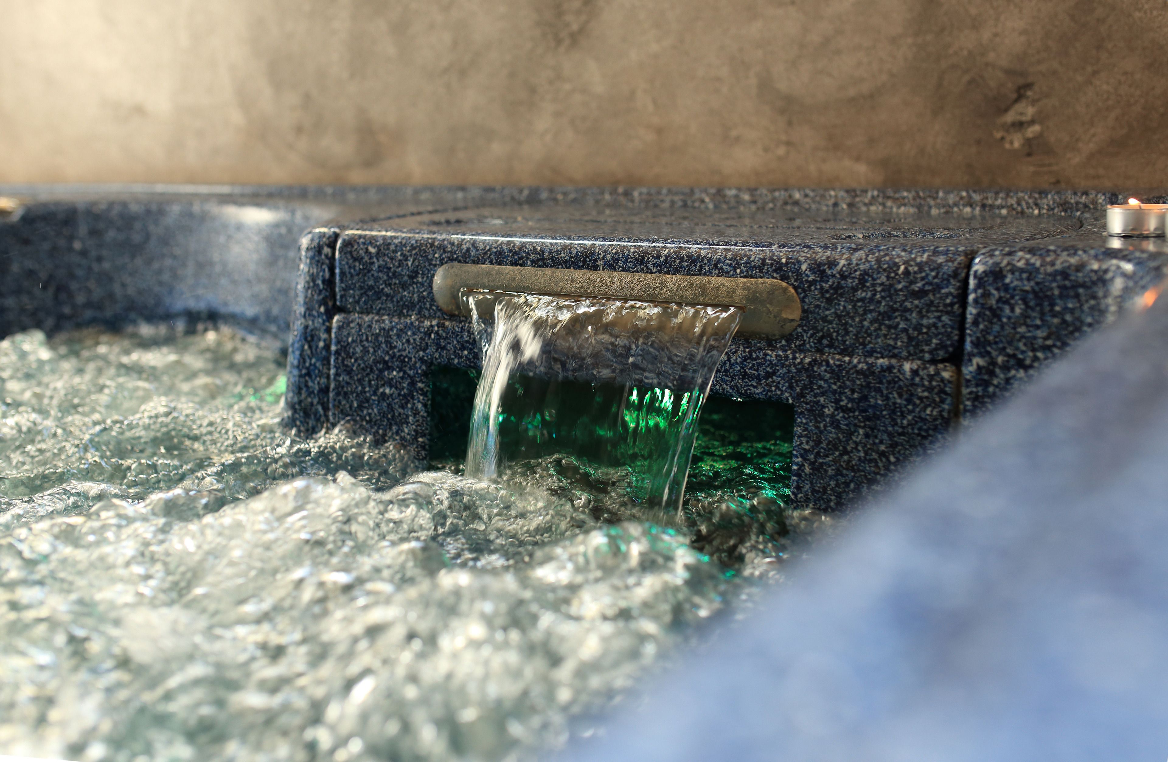 couples treatment room(s), sauna, hot tub, steam room