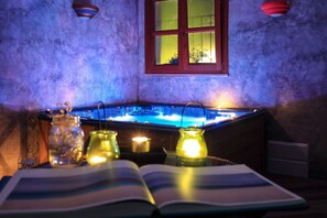 Espace de soins pour les couples, sauna, bain à remous, hammam, hammam