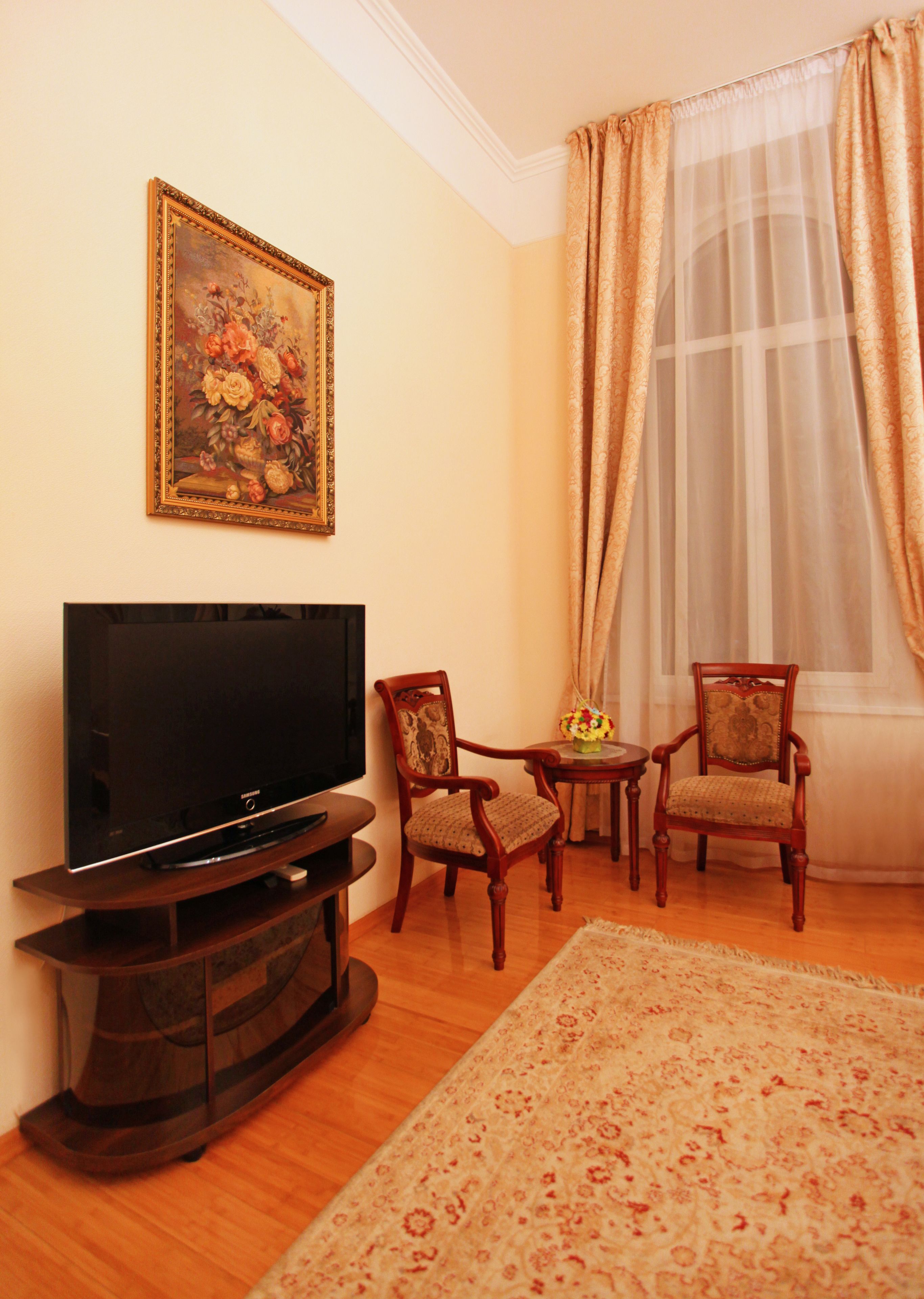 Junior suite, 1 tweepersoonsbed | Luxe beddengoed, een minibar, een kluis op de kamer, geluiddichte muren