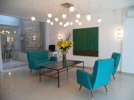 Sala de estar en el lobby