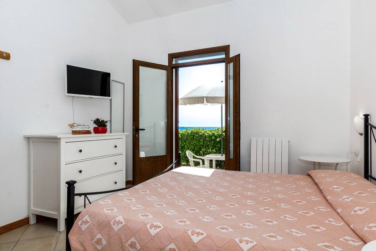 Comfort Duplex | Desk, cribs (surcharge), rollaway beds (surcharge), WiFi (free)