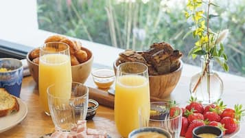 Frokostbuffé hver dag (EUR 20 per person)
