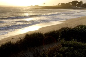 Beach nearby - Logis Hôtel & Restaurant Les Mouettes - Larmor Plage, proche de Lorient (Larmor-Plage)