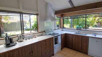 Three Bedroom House | Private kitchen