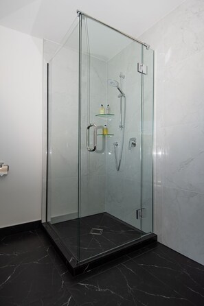 Studio, Mehrere Betten (Twin) | Badezimmer | Kostenlose Toilettenartikel, Haartrockner, Handtücher, Seife