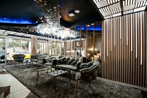 Reception - Hotel Broken Column (Istanbul)