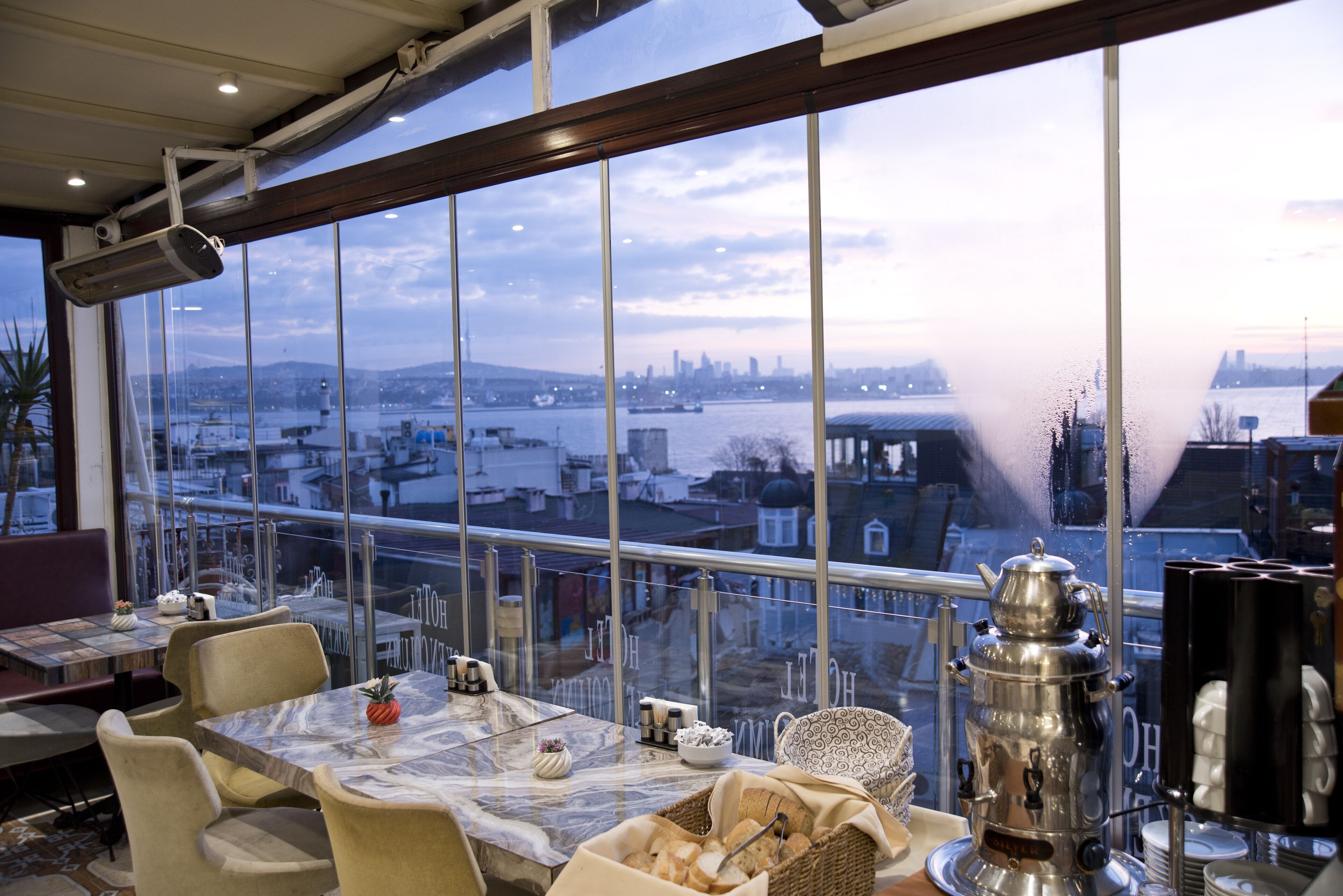 Foto - Hotel Broken Column