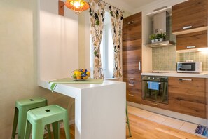 City Apartment, 1 Bedroom, Kitchen | Private kitchen