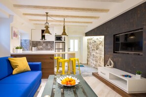 Comfort Apartment, 1 King Bed, Accessible, Kitchen