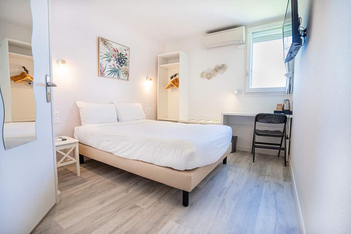 comfort double room | premium bedding, desk, soundproofing, free wifi