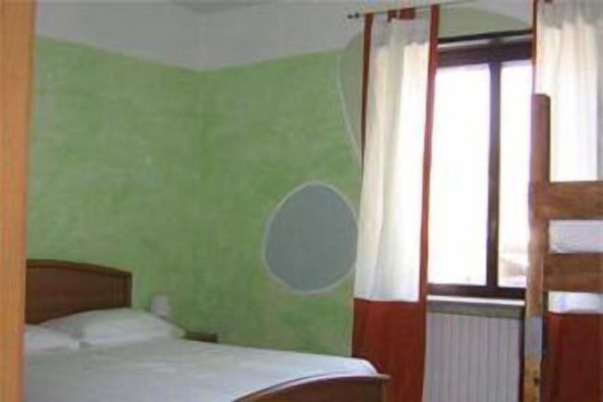 Rollaway beds, free WiFi, bed sheets