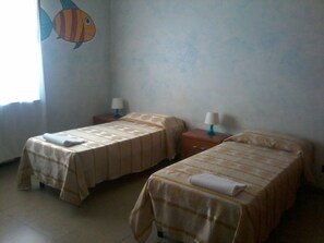 Double Room | Rollaway beds, free WiFi, bed sheets