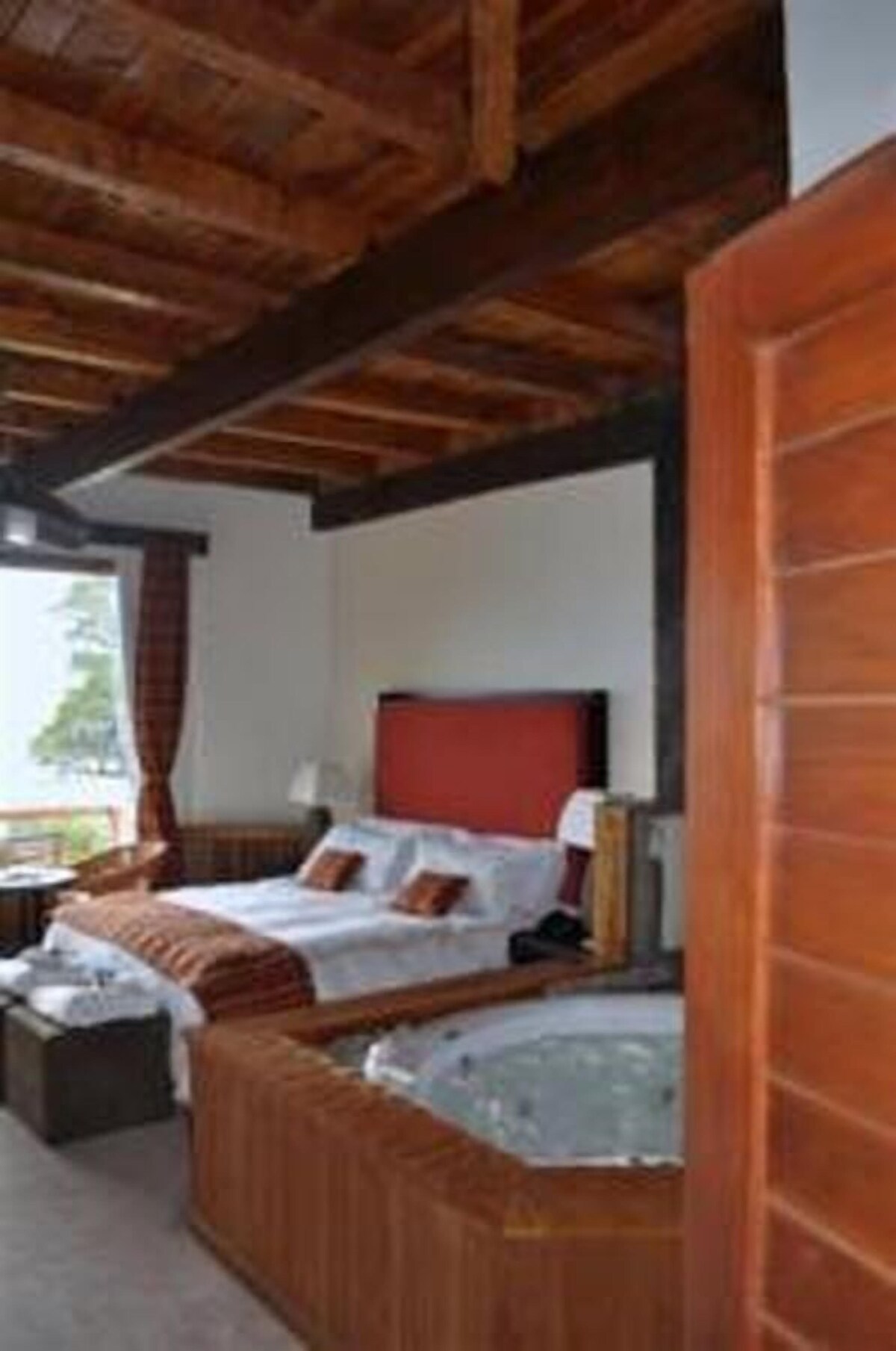 Suite superior | Minibar, caja fuerte, wifi gratis