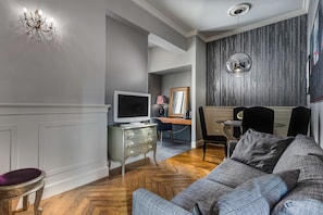 Junior Suite, 1 Bedroom, Balcony | Premium bedding, Select Comfort beds, in-room safe