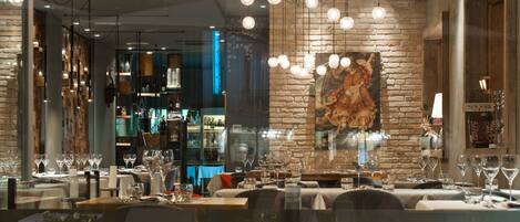 Mittagessen, Abendessen, italienische Küche, Speisen im Freien