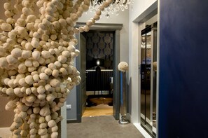 25-inch TV with digital channels