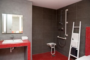 Double Room | Bathroom | Free toiletries, hair dryer - Ur Hegian (Ainhoa)