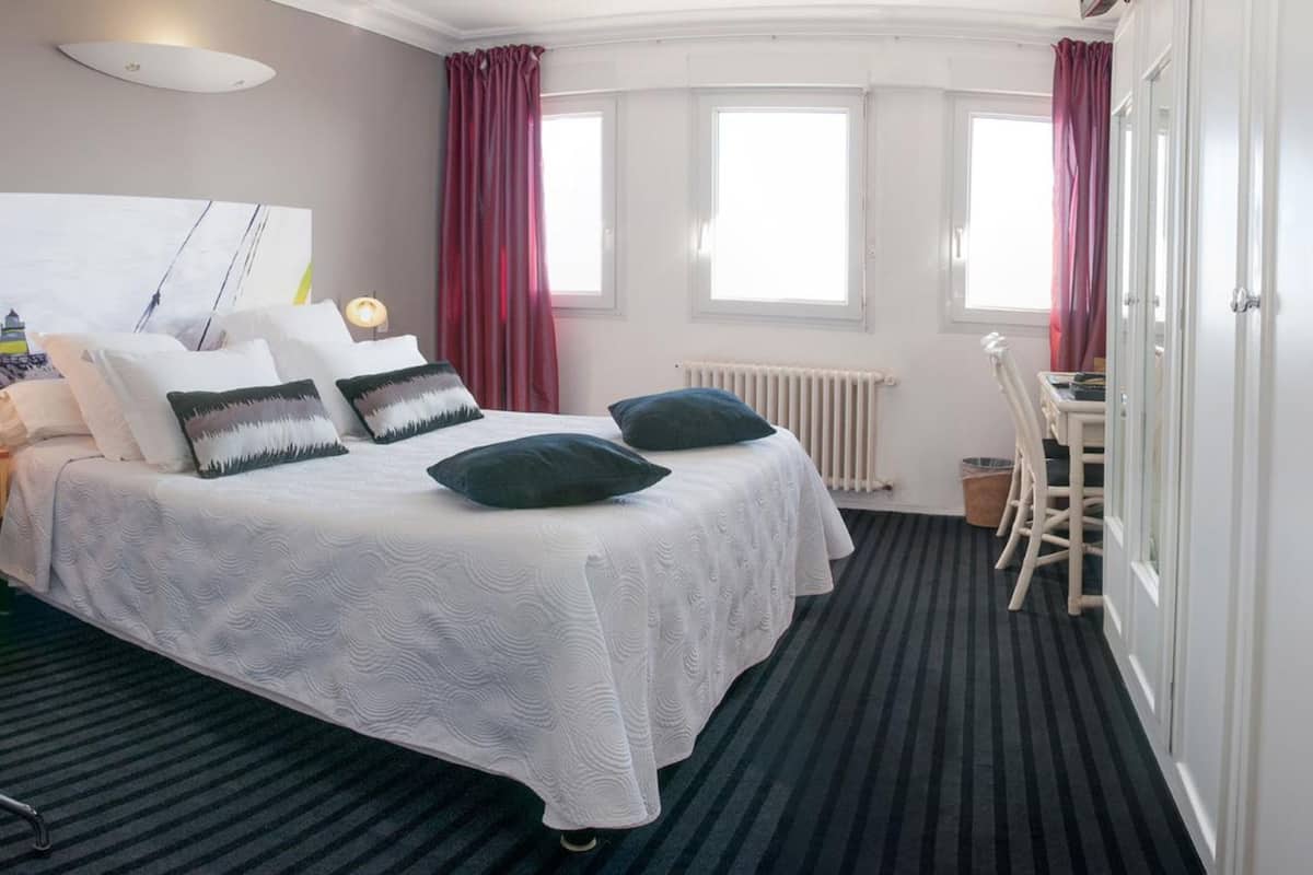 double room | desk, free wifi, bed sheets