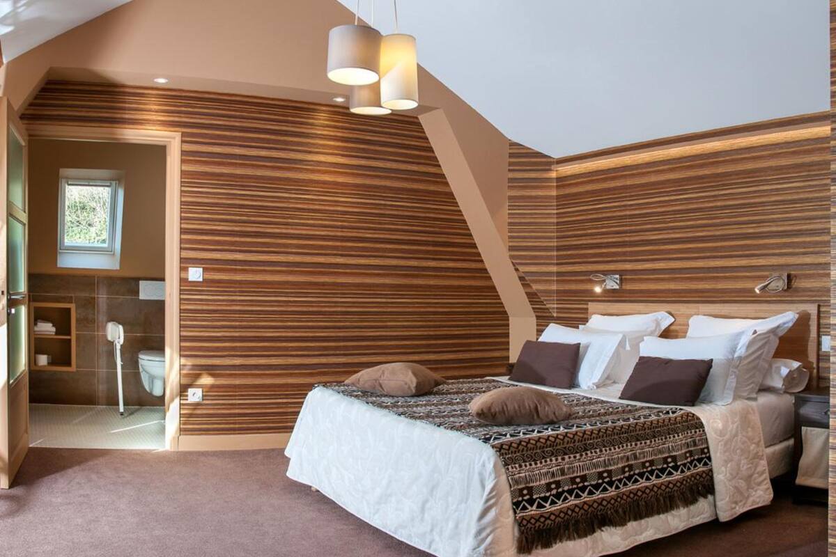 double room | desk, free wifi, bed sheets