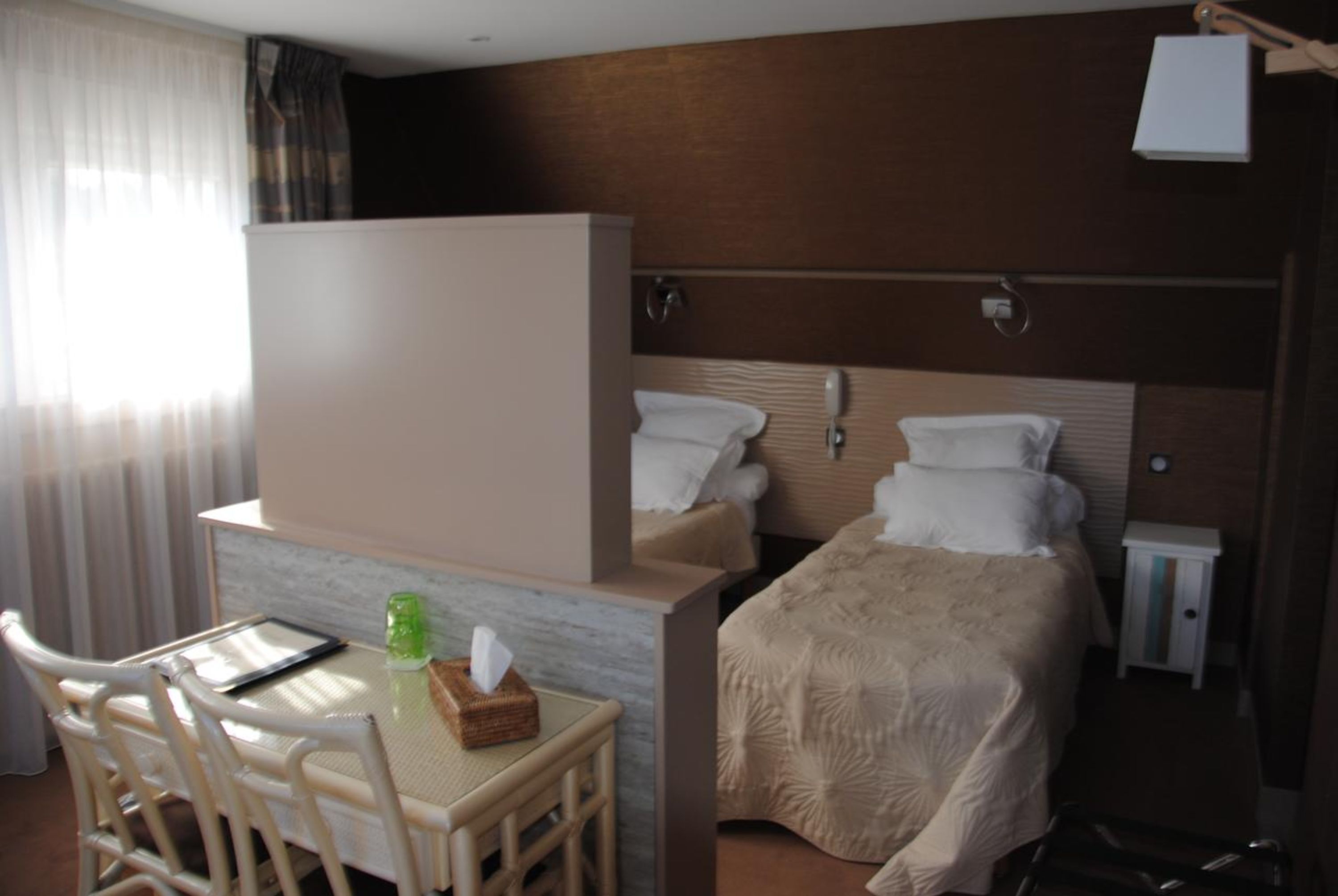 quadruple room | desk, free wifi, bed sheets