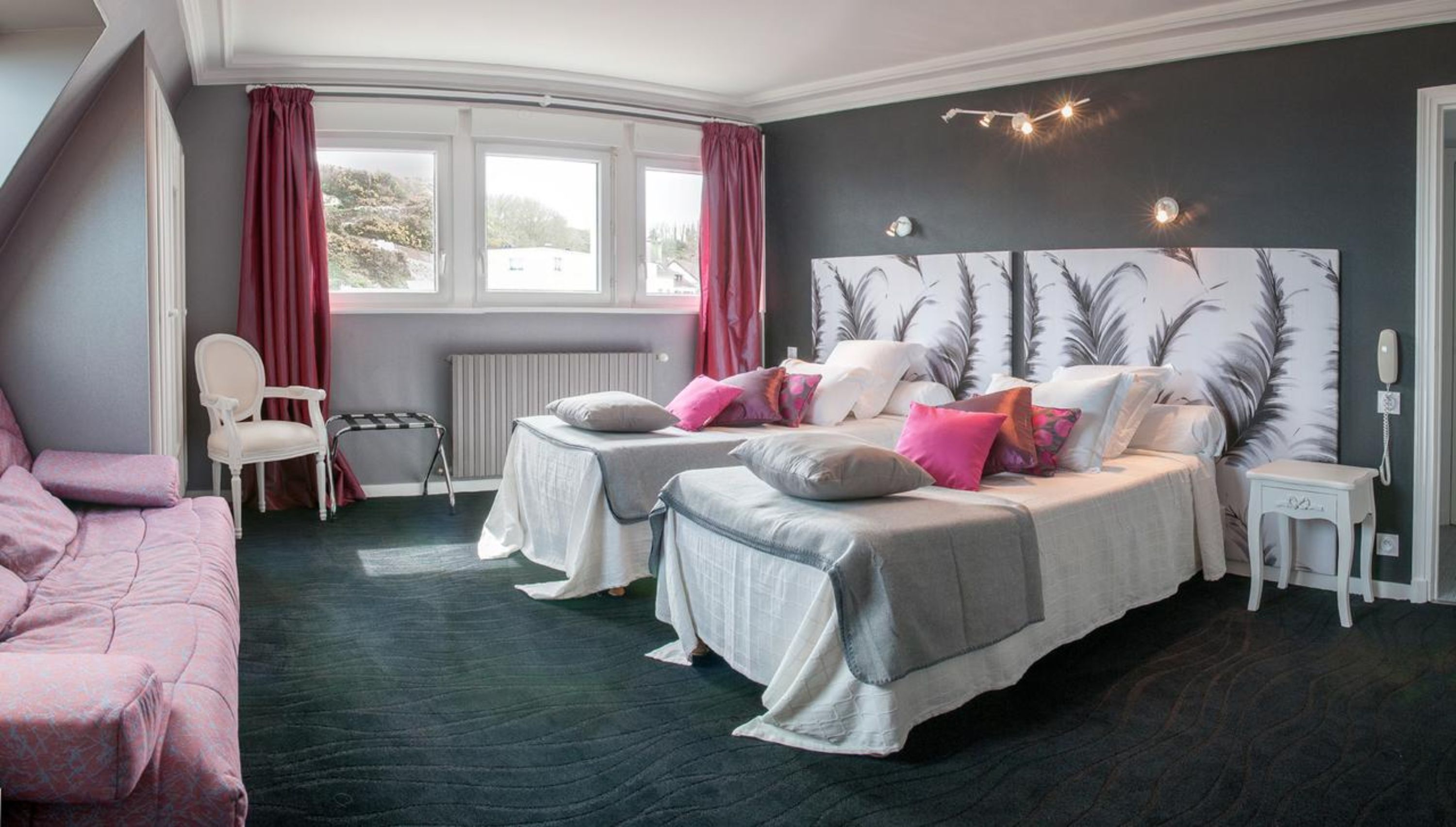 quadruple room | desk, free wifi, bed sheets