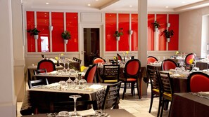 Lunch and dinner served - Hôtel Azalées (Tournon-sur-Rhone)