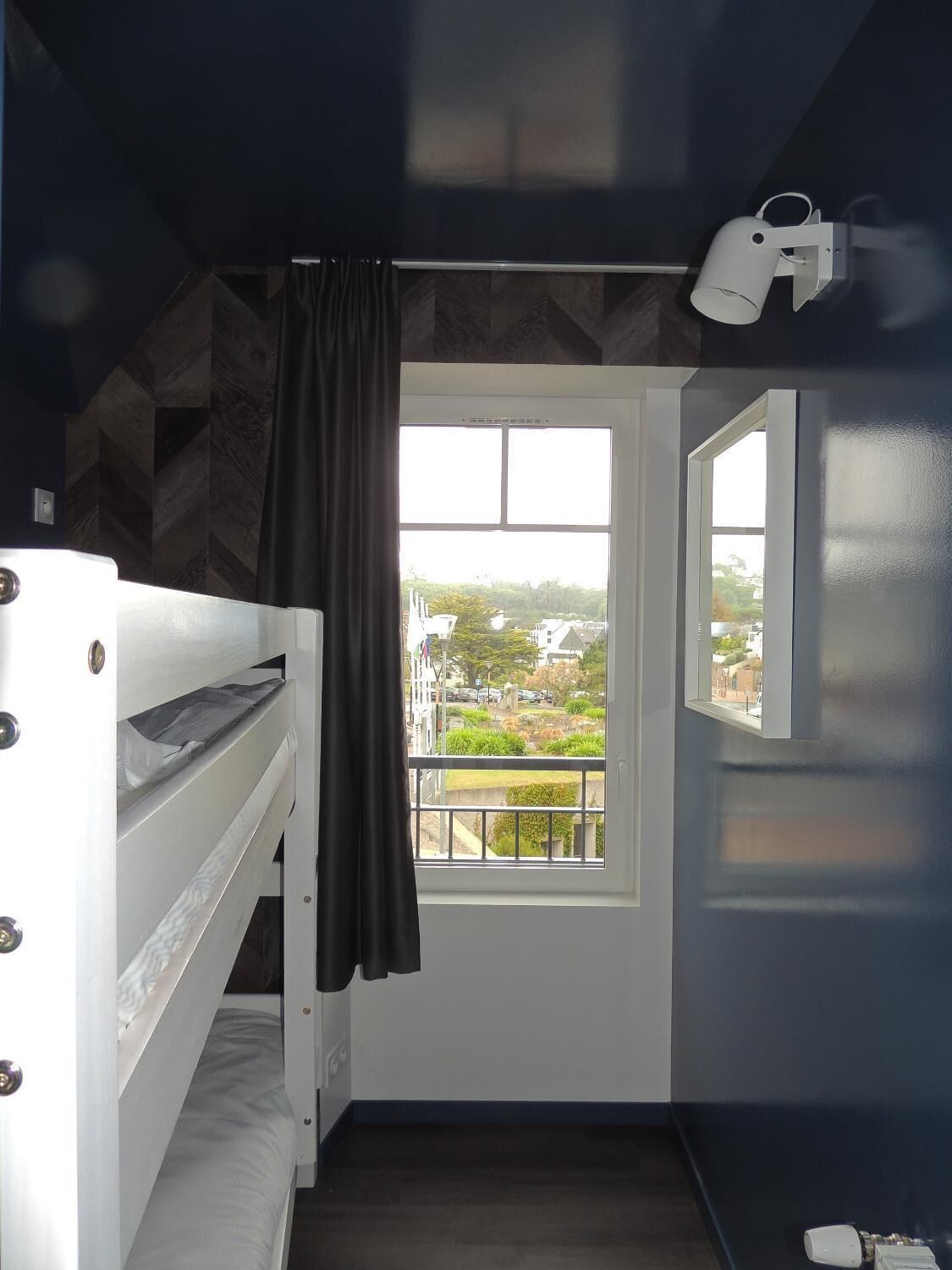 in-room safe, desk, soundproofing, free cots/infant beds