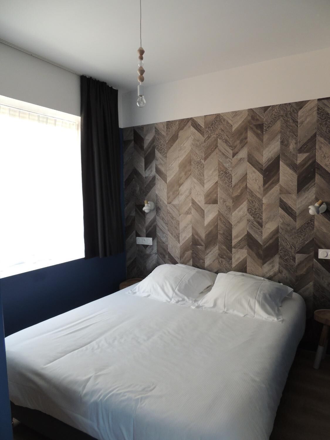 in-room safe, desk, soundproofing, free cots/infant beds