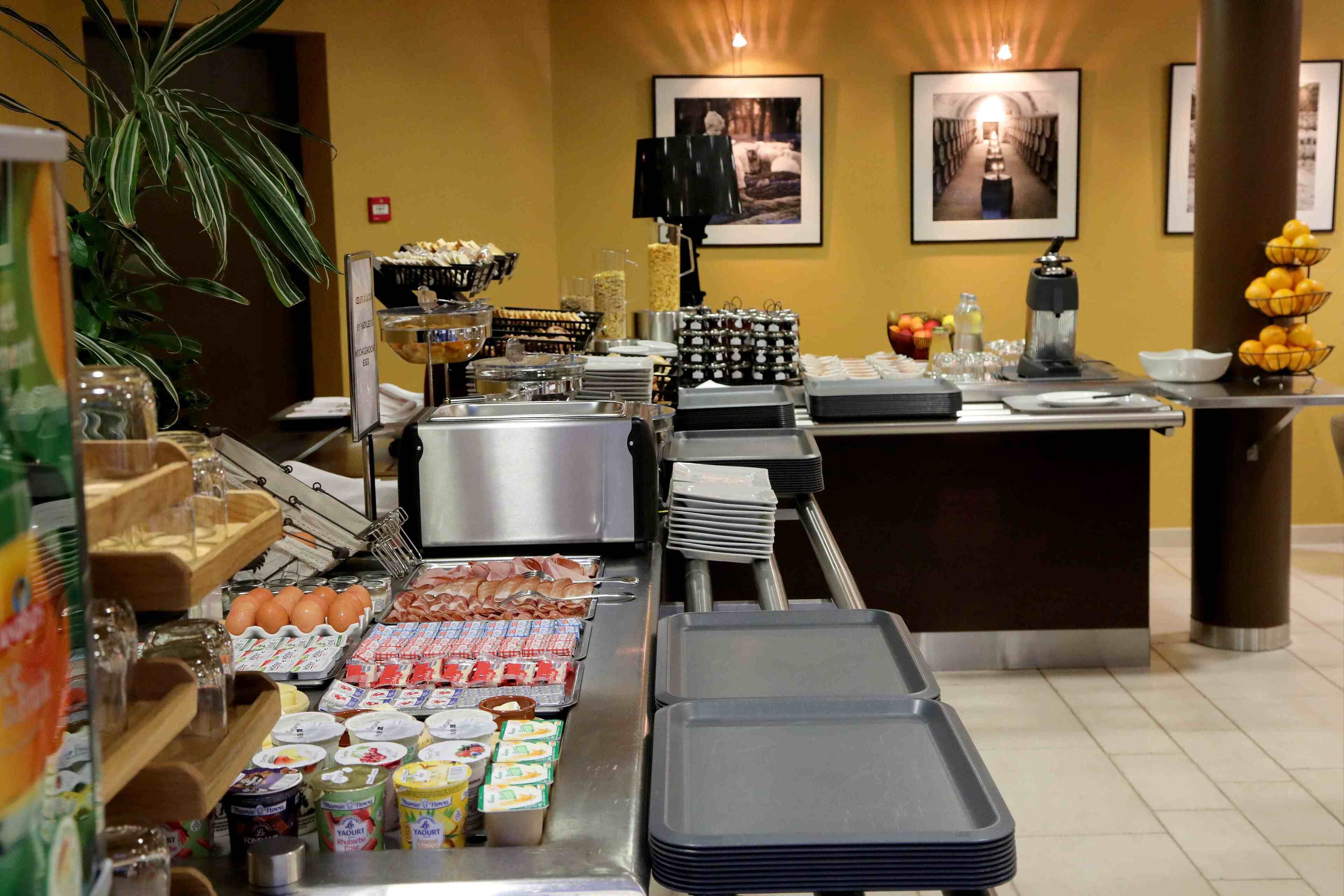 daily continental breakfast (eur 13.50 per person)