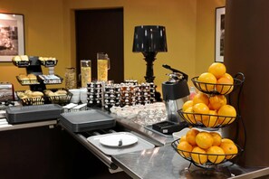 Daily continental breakfast (EUR 13.50 per person)