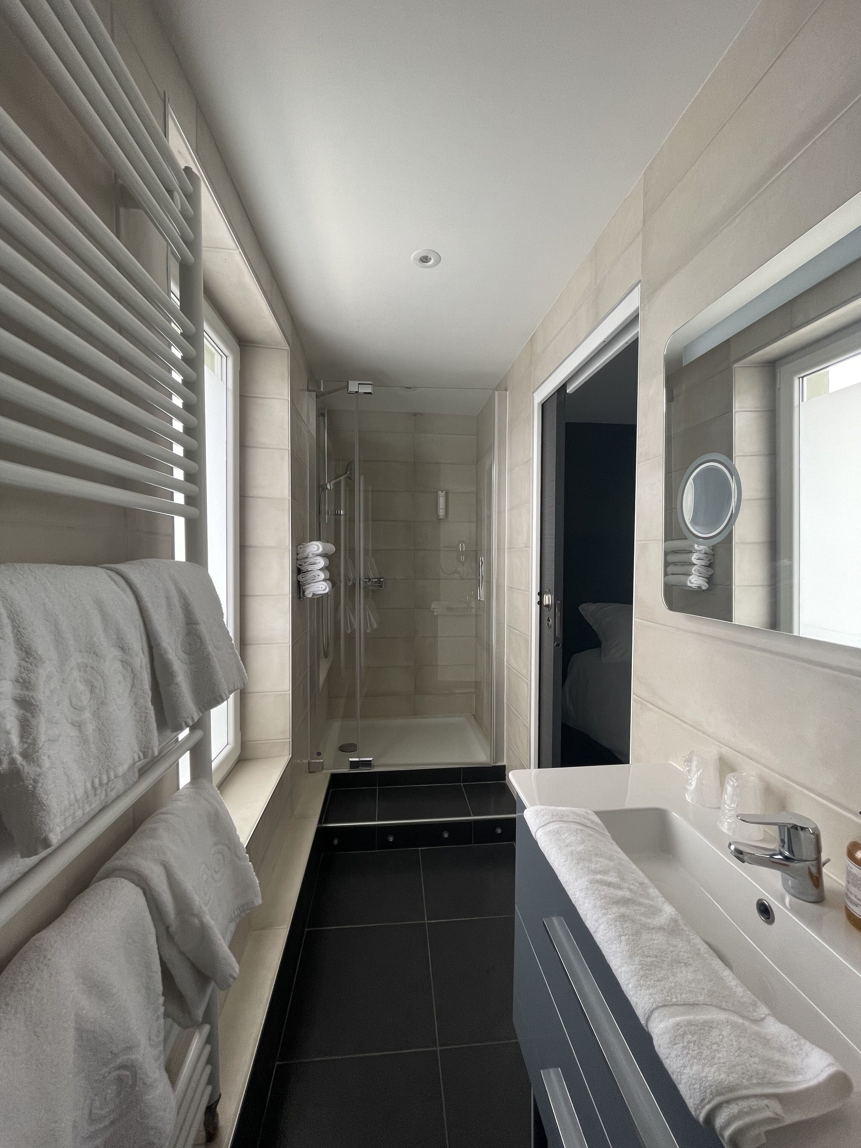 Family Quadruple Room, Multiple Beds, City View | Bathroom | Hair dryer, towels