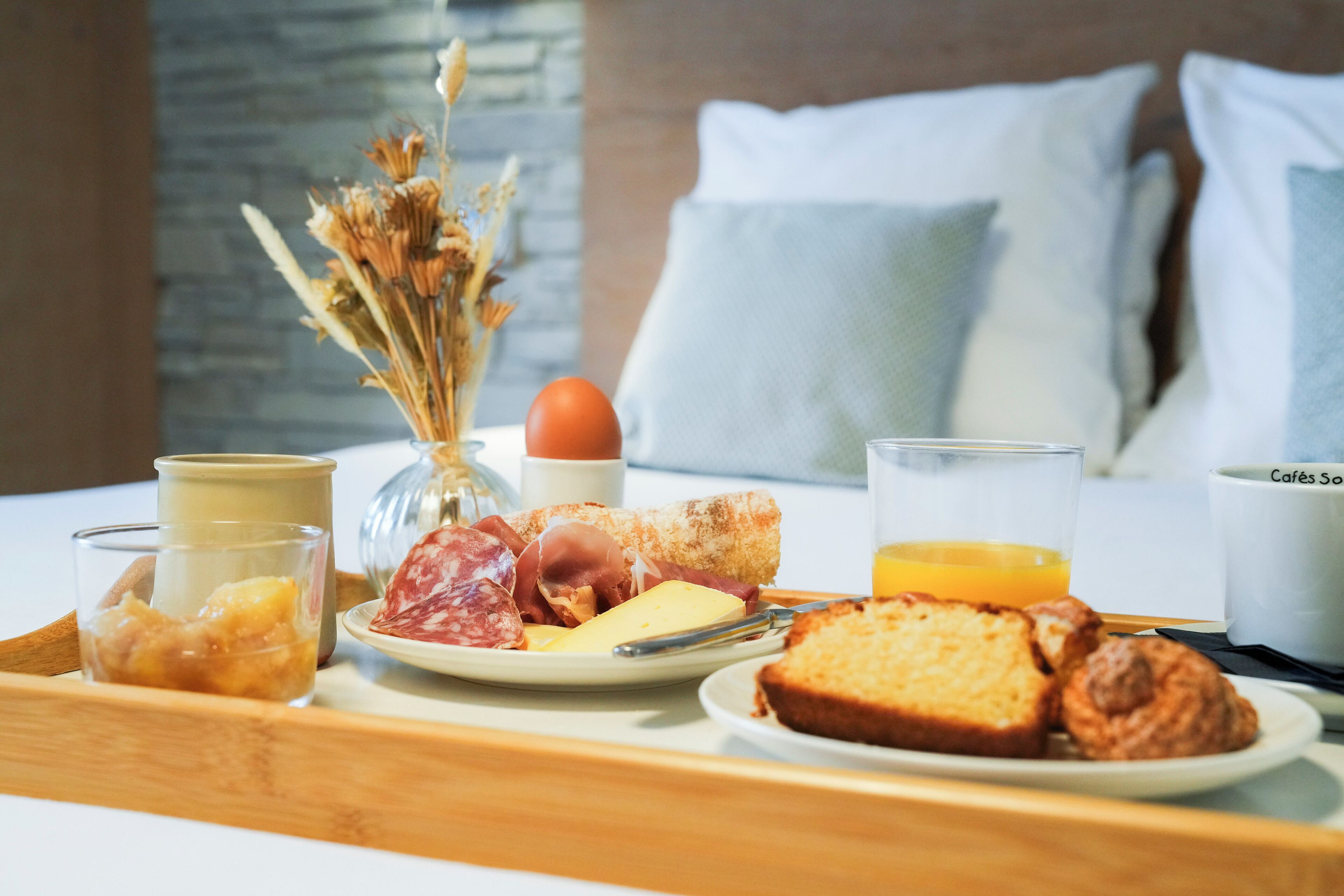 breakfast (eur 9 per person)