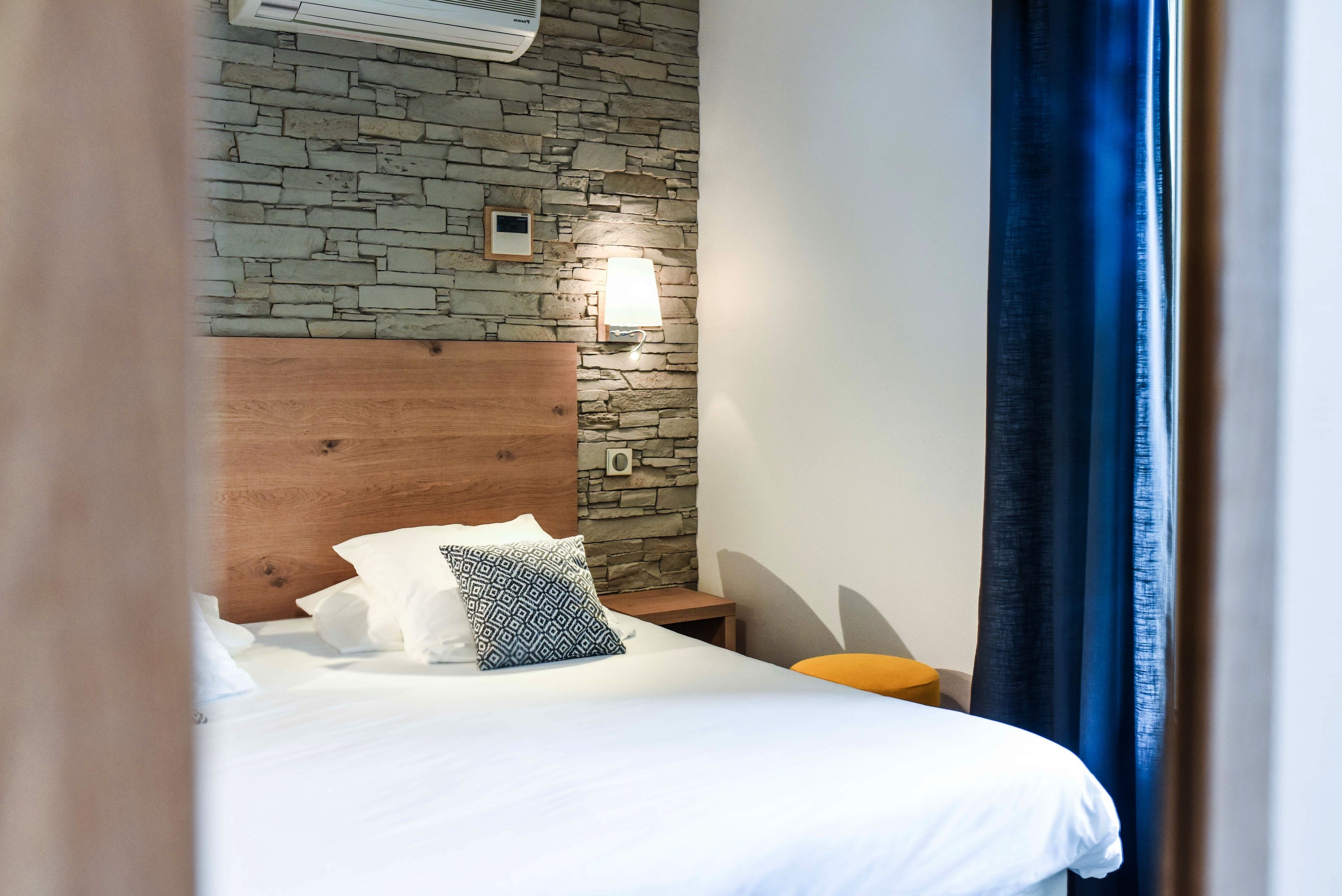 double room | desk, iron/ironing board, rollaway beds, free wifi