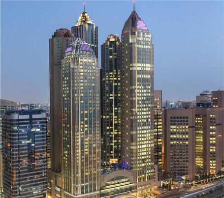 Sofitel Abu Dhabi Corniche - Image 4