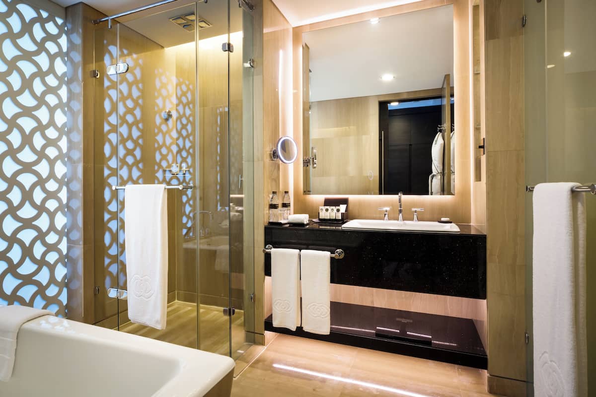 1 bedroom, premium bedding, minibar, in-room safe