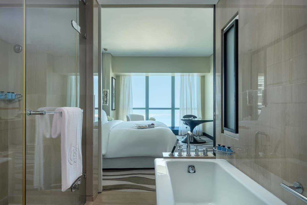 1 Schlafzimmer, hochwertige Bettwaren, Minibar, Zimmersafe